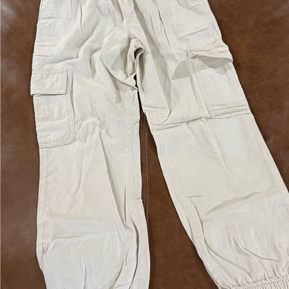 GAP Girl’s Light Tan Cargo Pants